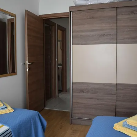 Vapor - Two Bedroom With Balcony Apartment *